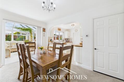 Kitchen/ Dining Room