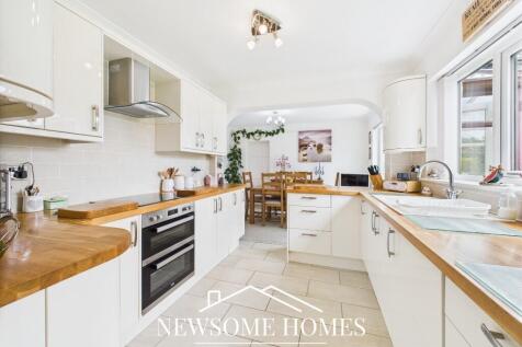 Kitchen/ Dining Room