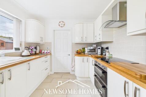 Kitchen/ Dining Room