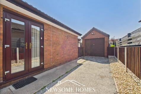 Detached Garage