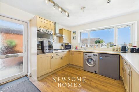 Kitchen/ Dining Room