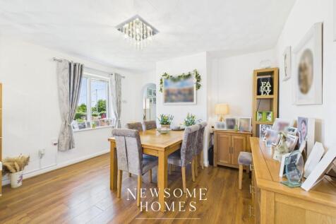 Kitchen/ Dining Room
