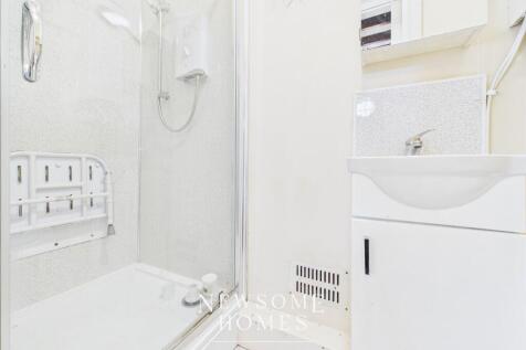 Annexe Shower Room