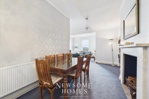 Lounge/ Dining Room