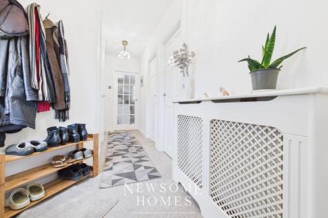 Entrance/ Inner Hall