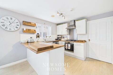 Kitchen/ Dining Room