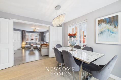 Kitchen/ Dining Room