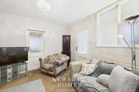 Sitting/ Dining Room