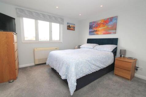 bed 1.jpg
