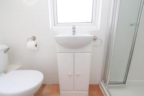 ensuite.jpg