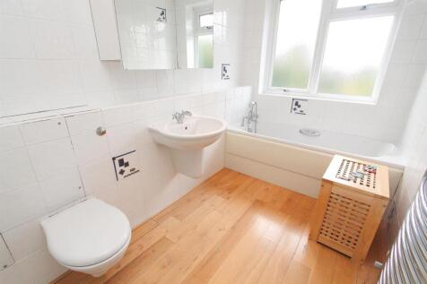 ensuite.jpg