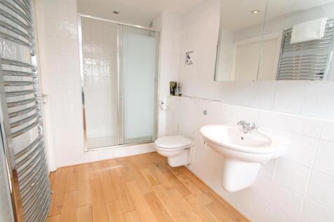 ensuite b.jpg