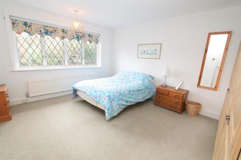 bed 2.jpg