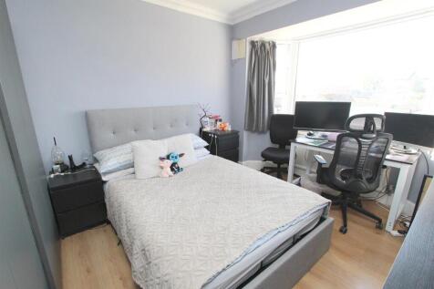bed 2.jpg