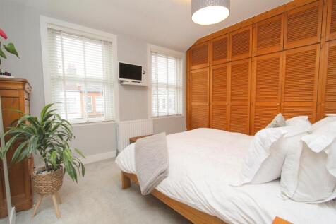 bed 1.jpg
