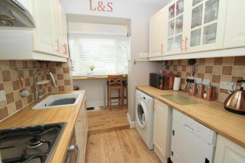 Kitchen2.JPG