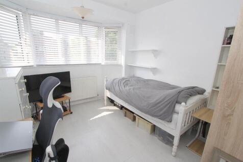 bed 1.jpg