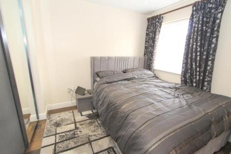 bed 2.jpg