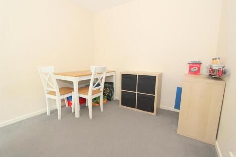 lounge e.jpg