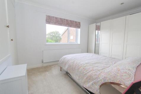bed 1.jpg