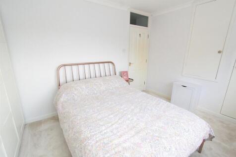 bed 1b.jpg