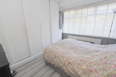 bed 1.jpg