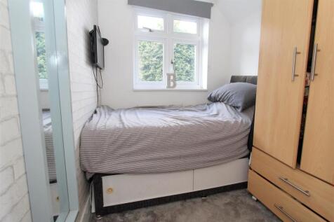 bed 3.JPG