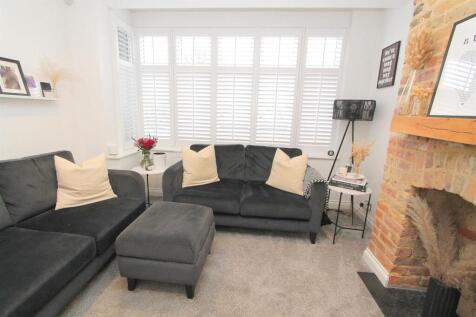 lounge b-2.jpg