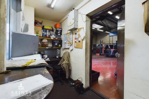 CAM02819G0-PR0068-STILL009.jpg