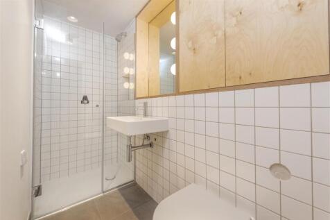 Almshouses,5 shower.jpg