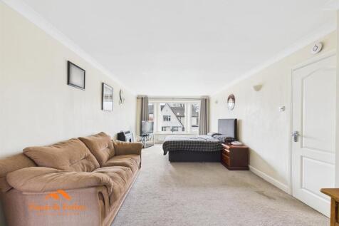 CAM03956G0-PR0087-STILL014.jpg
