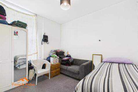 CAM03956G0-PR0106-STILL012.jpg