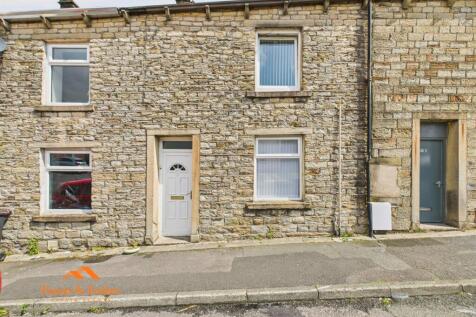 CAM03956G0-PR0107-STILL016.jpg