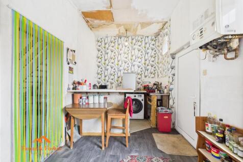 CAM03956G0-PR0121-STILL006.jpg
