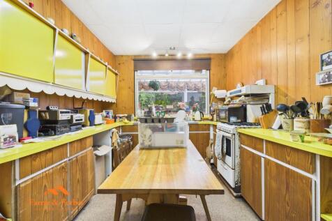 CAM03956G0-PR0131-STILL003.jpg