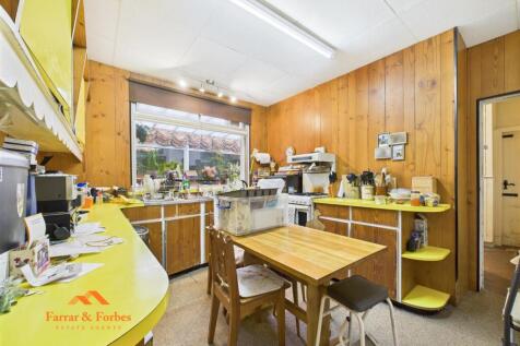 CAM03956G0-PR0131-STILL004.jpg