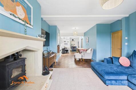 CAM03956G0-PR0136-STILL023.jpg