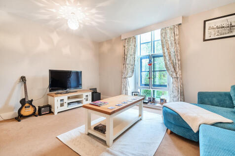 Bedroom 2/Lounge