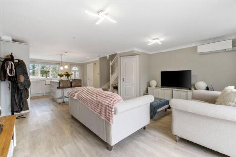Lounge/Kitchen
