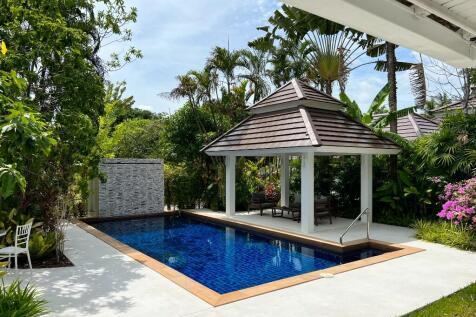 Sun soaked pool 