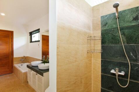 Master bathroom 