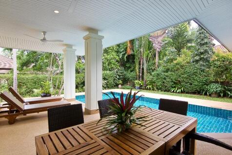 Terrace dining 