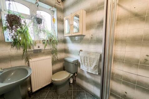 Shower Room.jpg