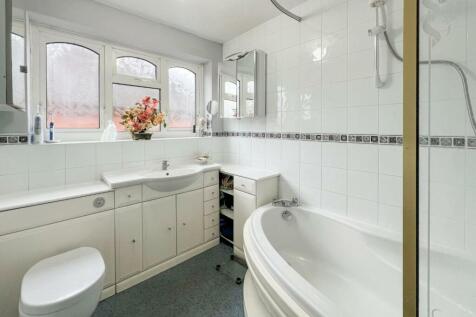 Bathroom.jpg