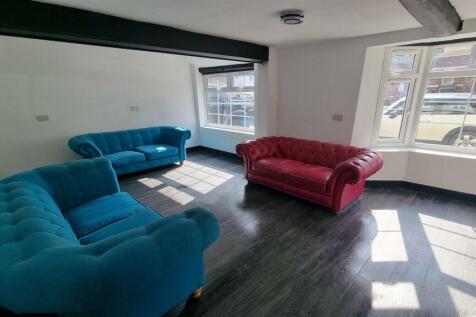2nd Lounge 1