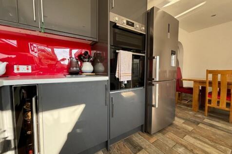 Kitchen 3.jpg