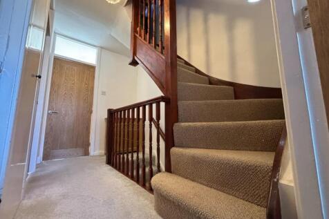 Hall way 1.jpg