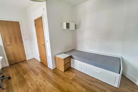 Bedroom/Kitchen