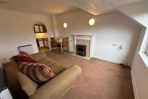 Lounge 1 T202509031250.jpg