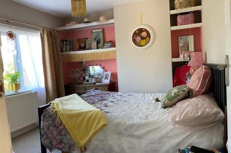 Bedroom 2.jpg